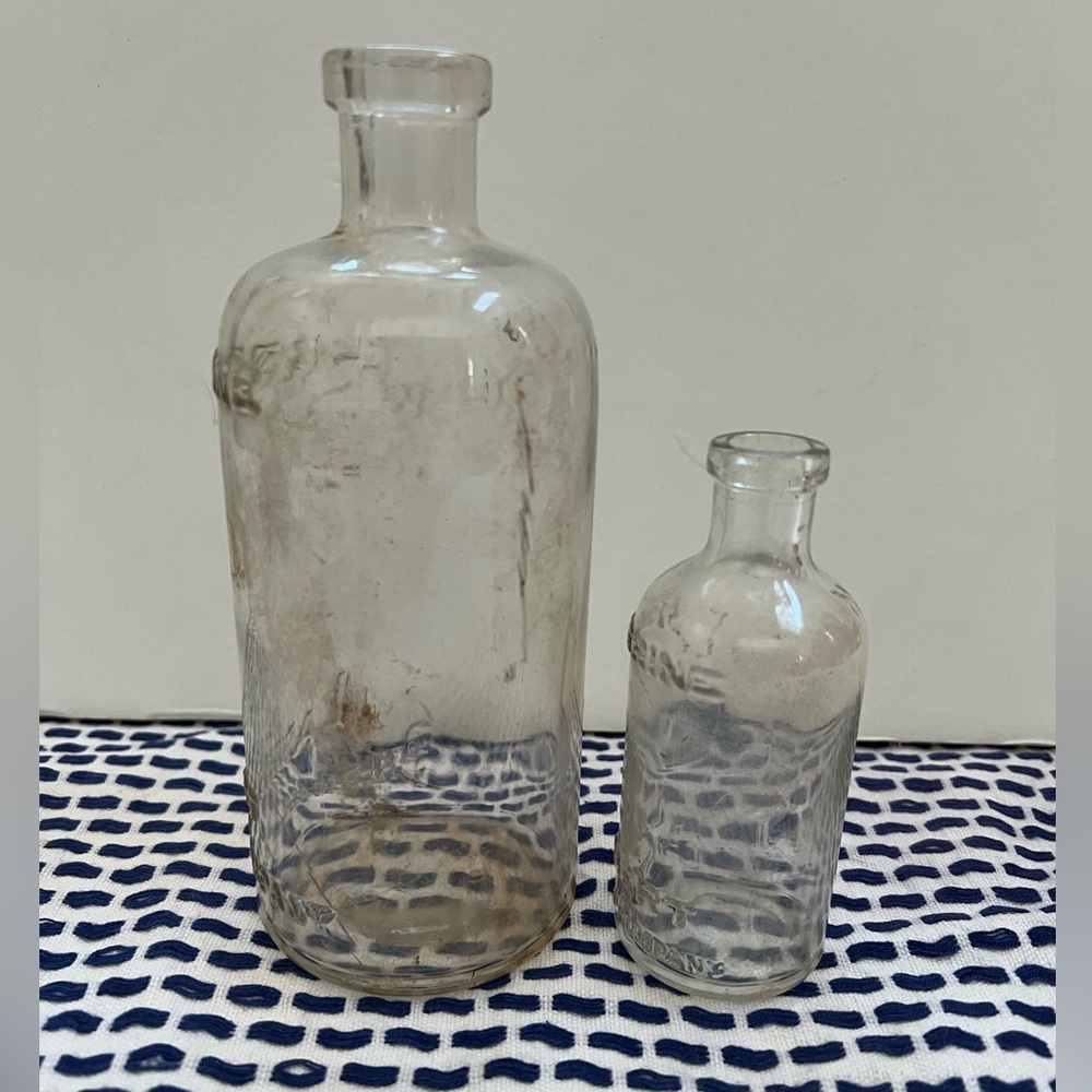 2  Vintage Listerine Glass Bottles Lambert Pharmacal Company Vintage No Top - Picture 2 of 12